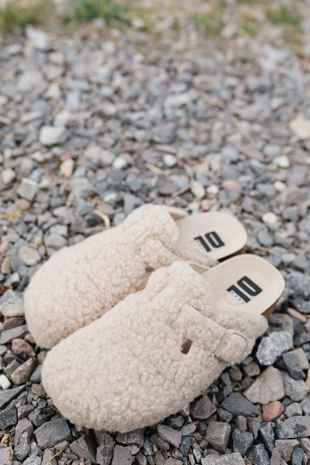 Magnolia Clogs *All Sales Final* Size 7.5 Left